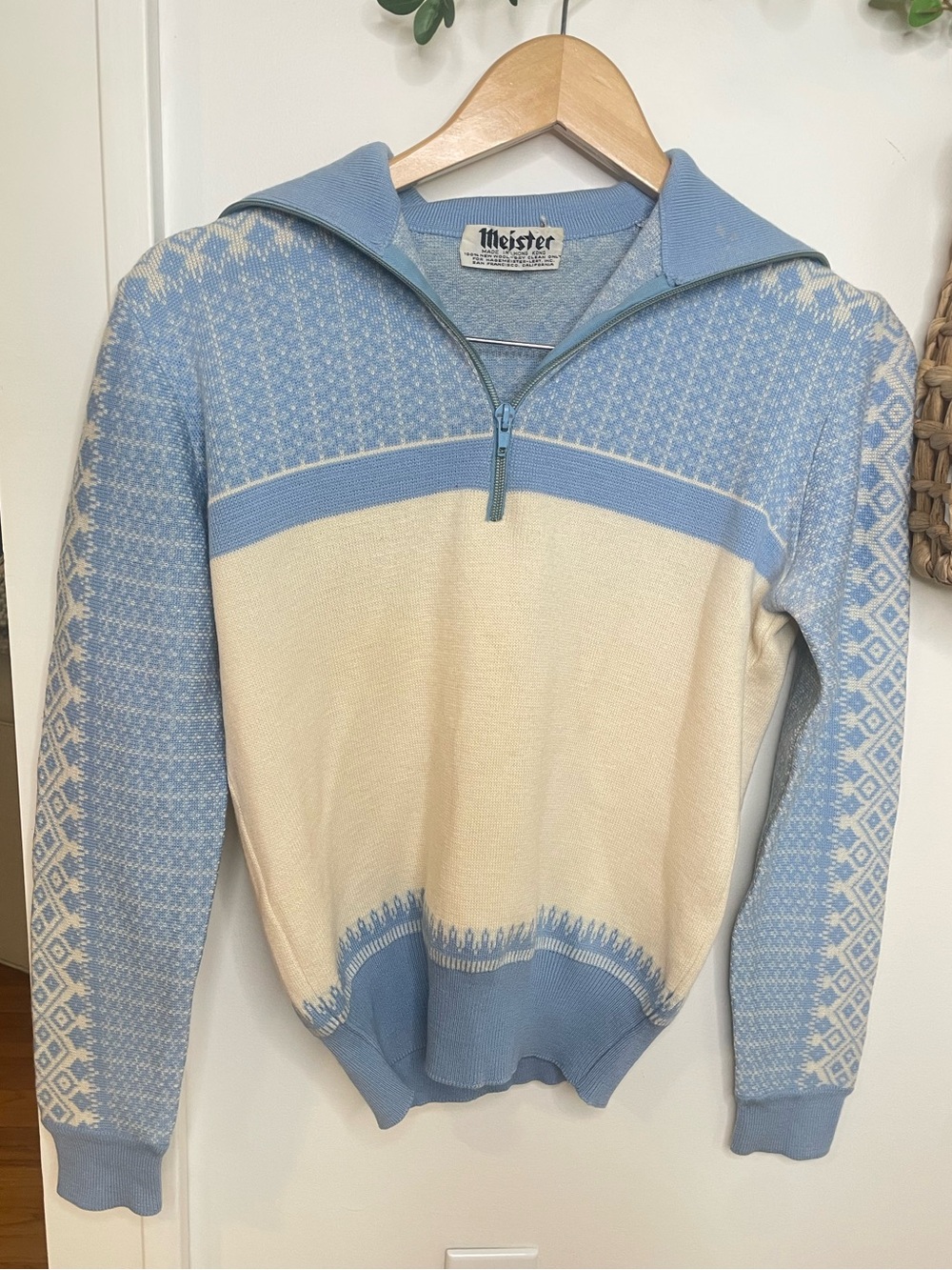 Vintage Meister 100% New Wool Ski Sweater Half Zip Blue Cream Size 38